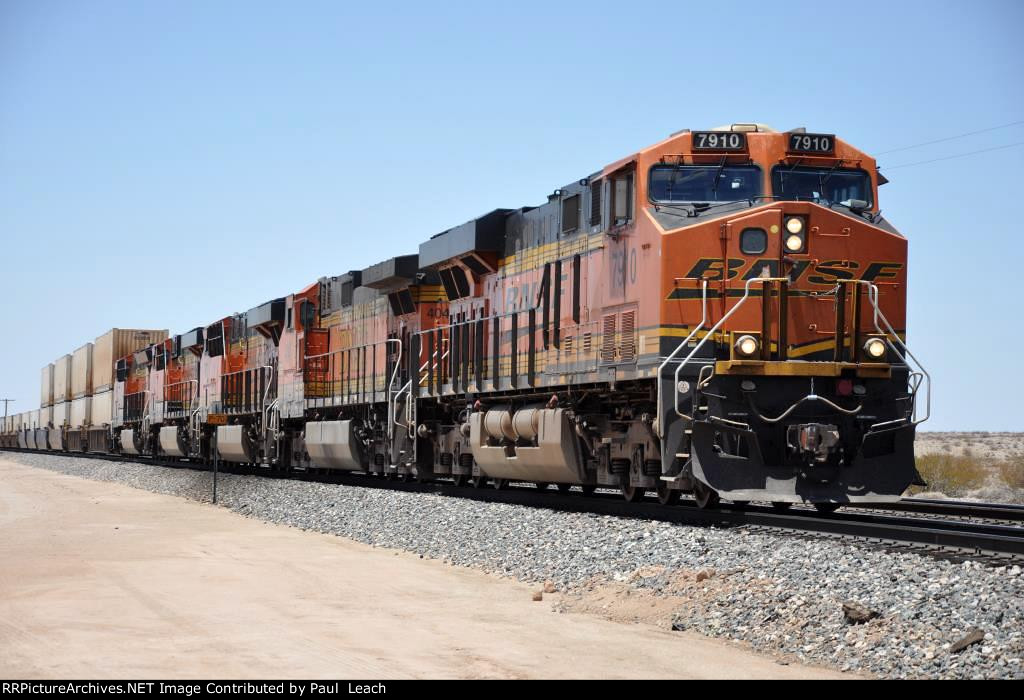 Eastbound intermodal cruises down the grade